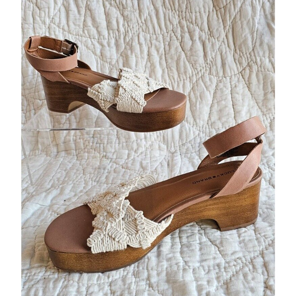 NEW Lucky Brand Trisa‎ Wooden Block Heel Platform Ivory Crochet Sandal Womens 10 - Picture 1 of 7